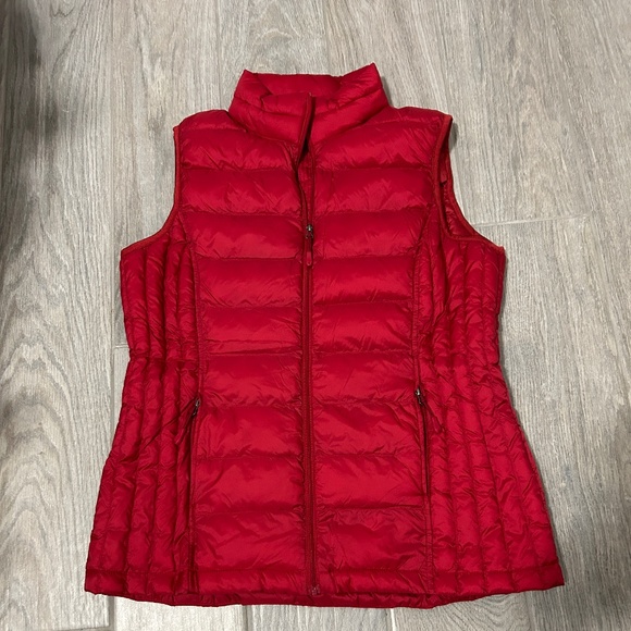 32 Degrees Jackets & Blazers - LIKE NEW! Women's 32 Degree Heat Red Puffy Vest - MEDIUM